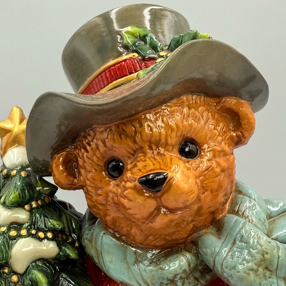 Vintage Porcelain Christmas Bear in Hat & Vest with Tree & Wreath Figurine 8.5” - Picture 4 of 7